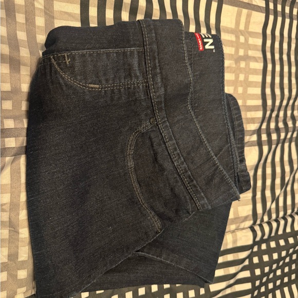 Denizen from Levi’s Women’s Skinny Jeans – Dark Wash 👖
Classic and comfortable - Picture 5 of 7